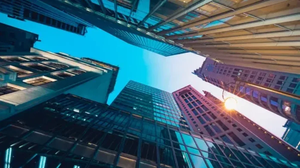 مقارنة عروض أسعار موردي الميكانيكا والكهرباء بإنصاف